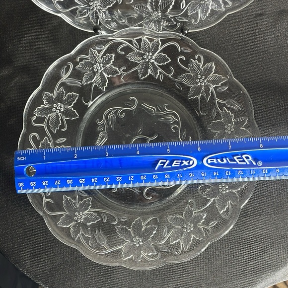 2 Princess House 8in FANTASY with Scalloped Edge #5296 Floral Clear Glass Plates - Picture 4 of 4